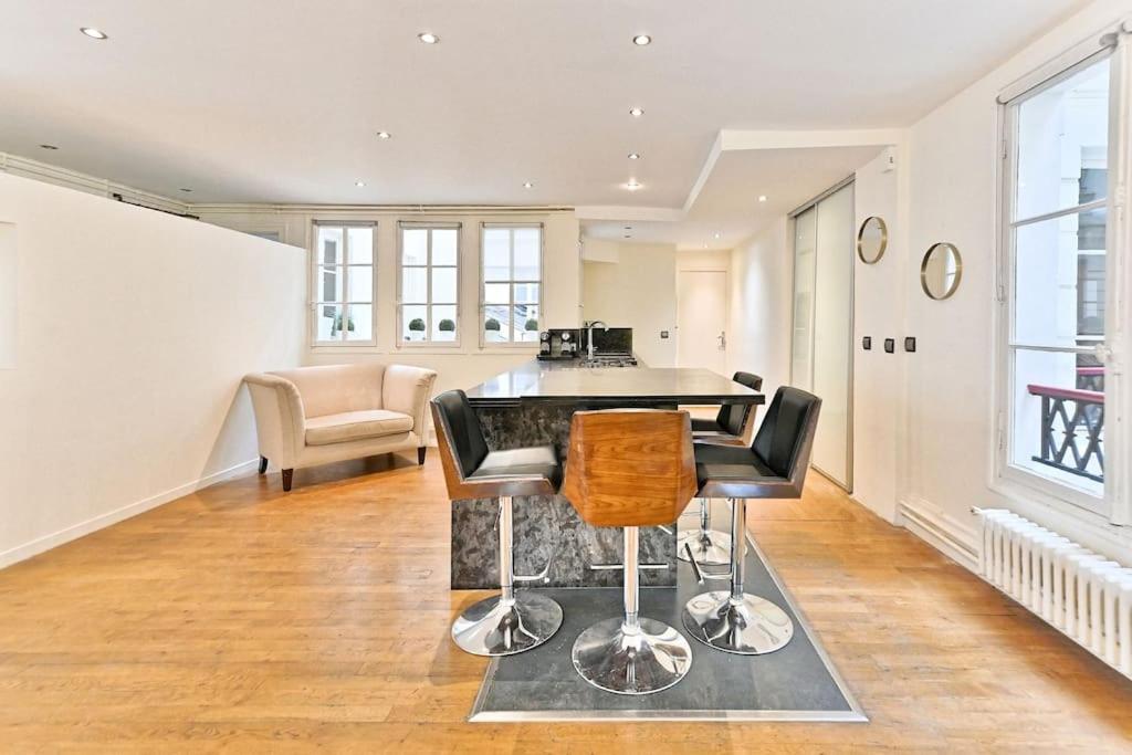 Prestigieux Et Lumineux De 150m2 - Ii Appartement Parijs